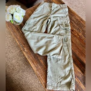 American Eagle Super High-rise Baggy Wide-leg Cargo pants NWOT
Sz 00
